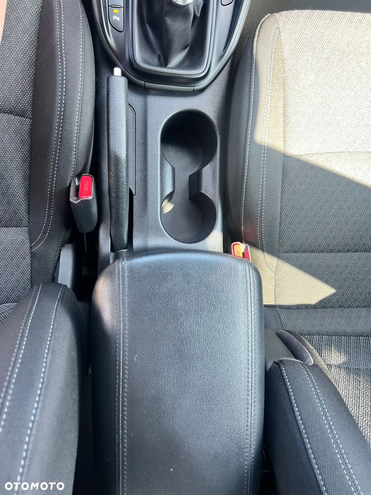 Kia Carens 1.6 GDI M - 30