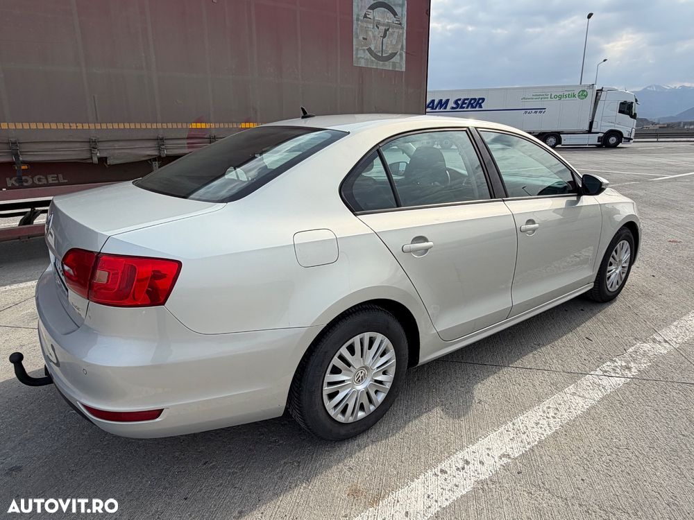 Volkswagen Jetta 1.2 TSI Comfortline - 4