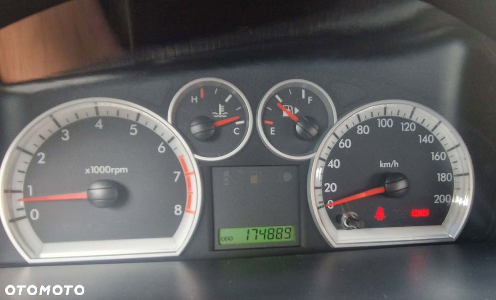 Chevrolet Aveo - 11