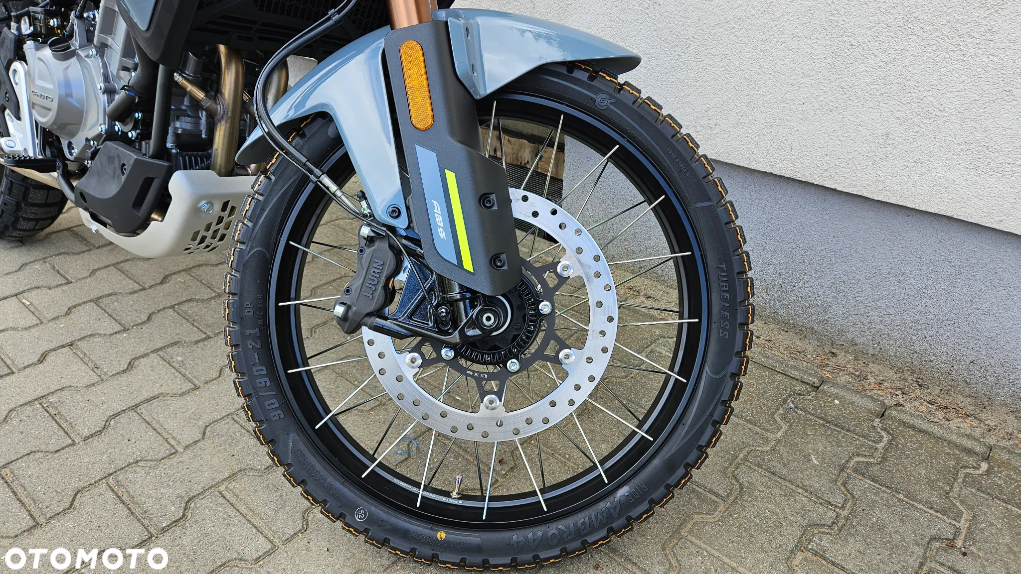 CFMoto MT - 12