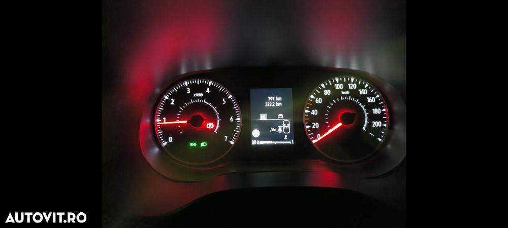 Dacia Logan TCe 90 MT6 Journey - 12