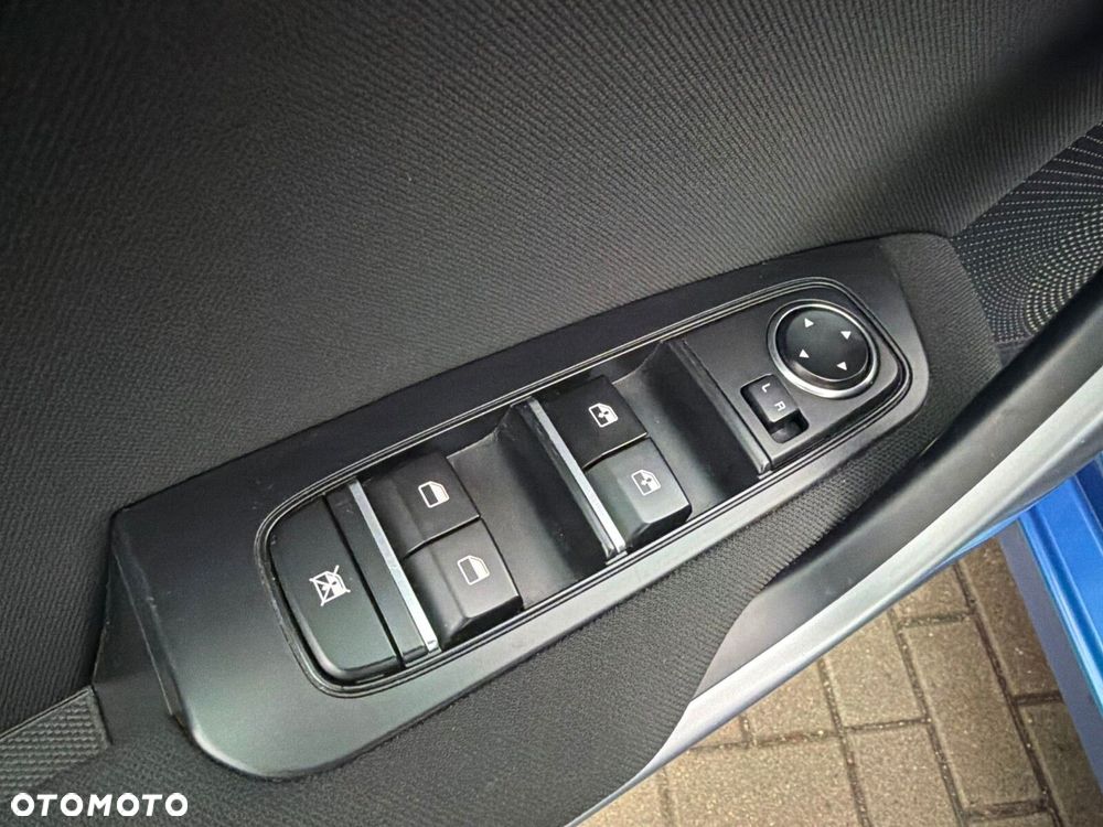 Kia Ceed - 12