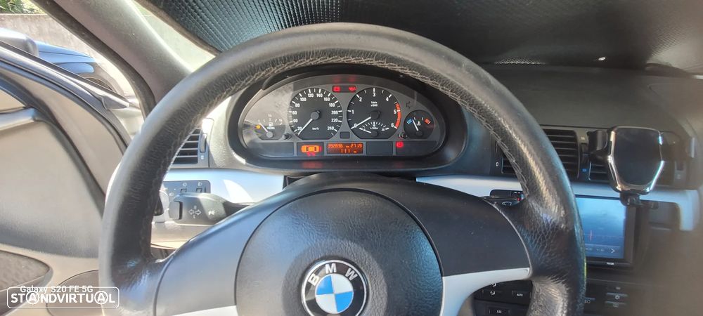 BMW 320 d Touring - 8