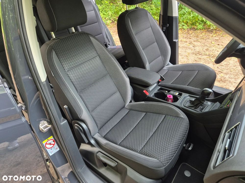 Volkswagen Touran 2.0 TDI SCR DSG ACTIVE - 14