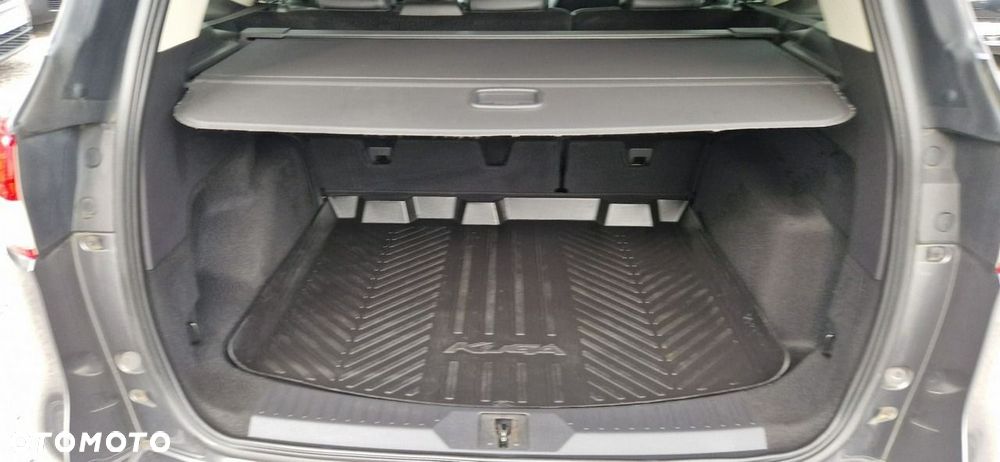 Ford Kuga - 10