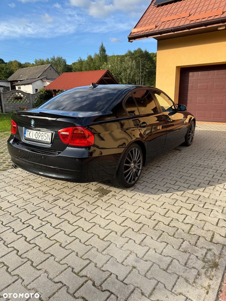 BMW Seria 3 320d DPF Touring - 4