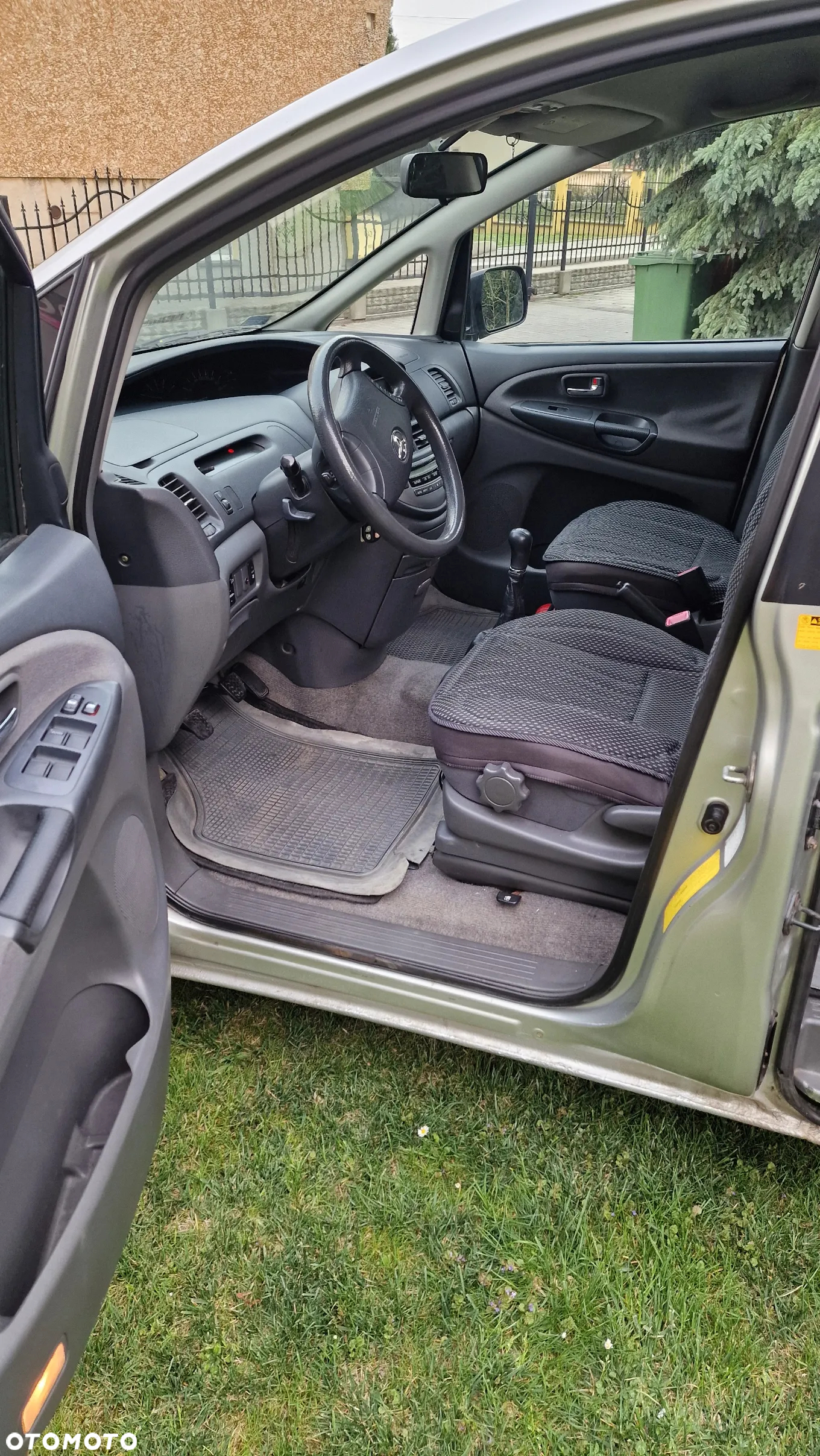Toyota Previa 2.0 D-4D Luna - 5