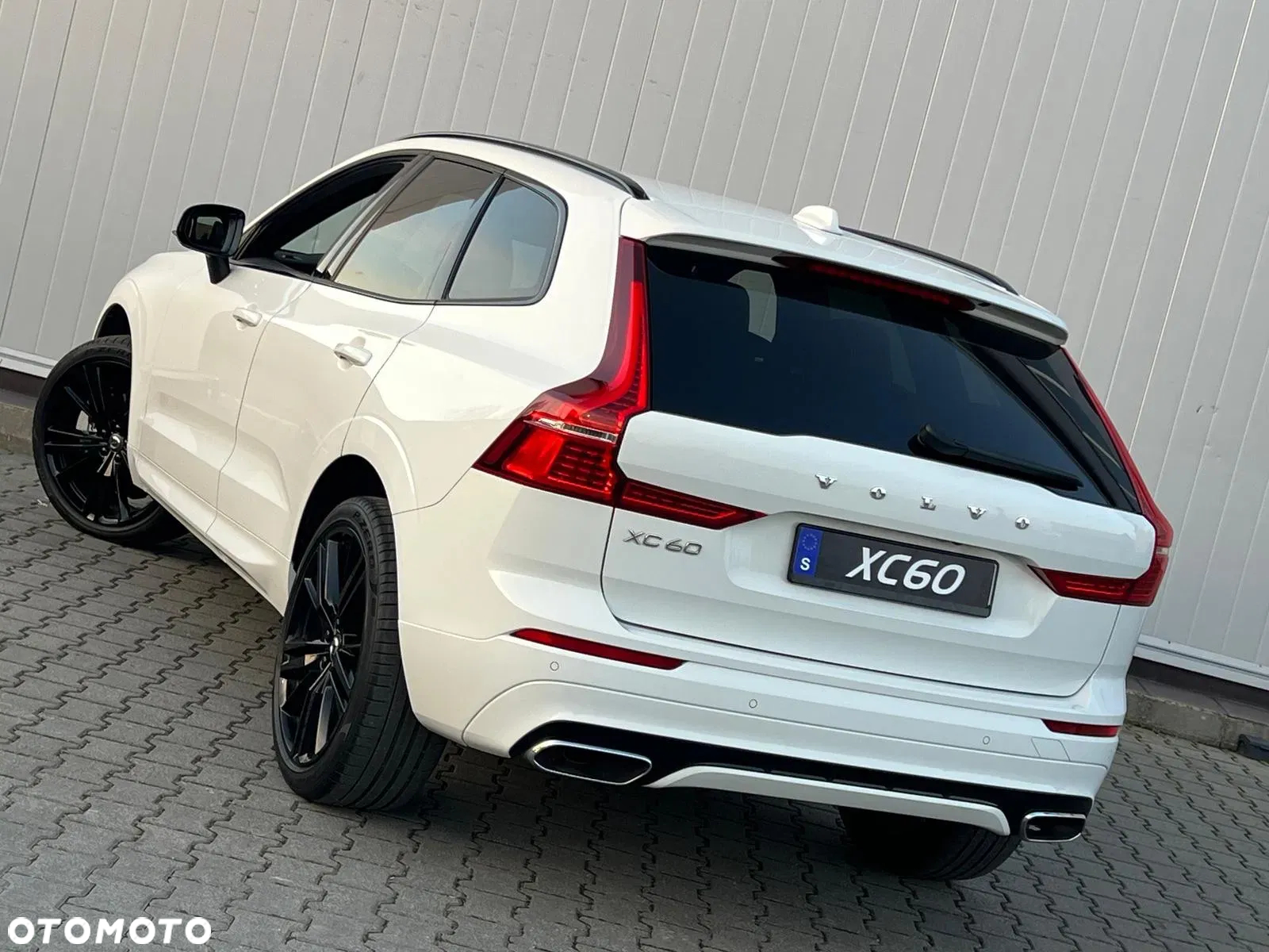 Volvo XC 60 T5 AWD R-Design - 18
