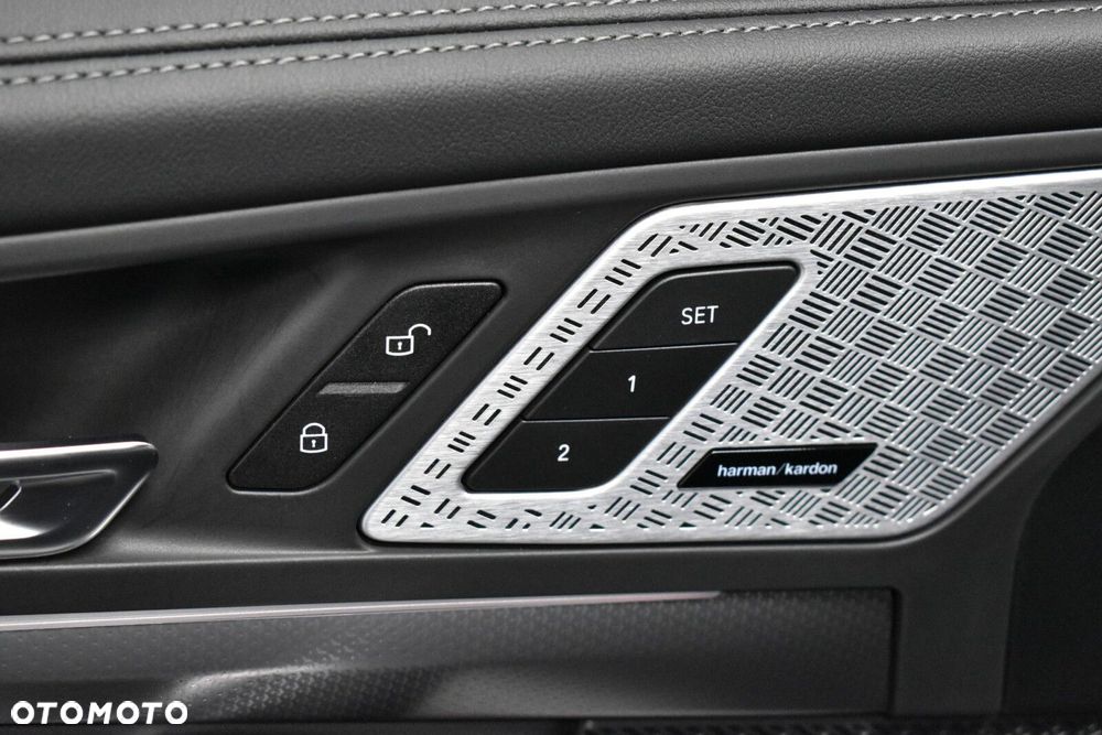 BMW X1 - 8