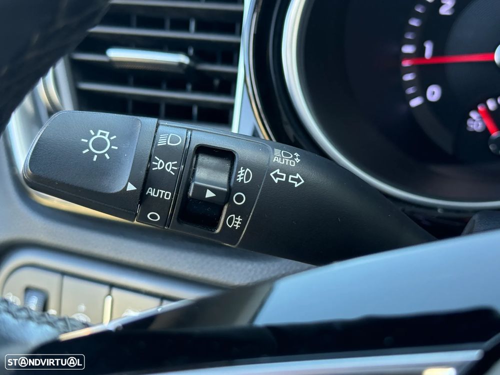 Kia Ceed SW 1.4 T-GDI DCT OPF Platinum Edition - 30