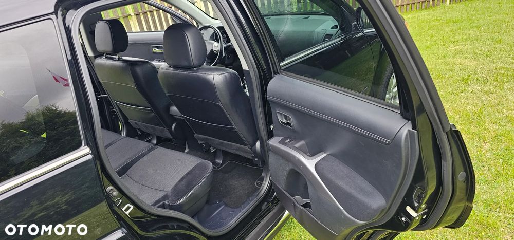 Mitsubishi Outlander 2.0 Intense NAVI 2WD EU5 CVT - 4
