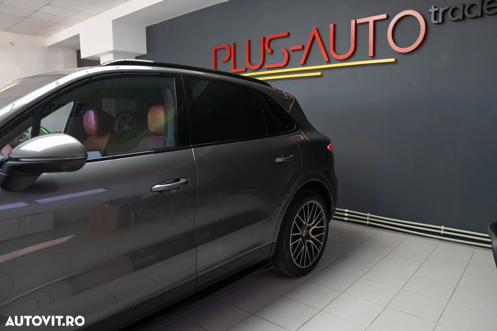 Porsche Cayenne Standard - 8