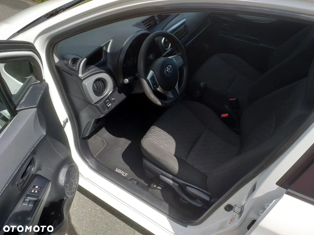 Toyota Yaris 1.0 Life EU6 - 12