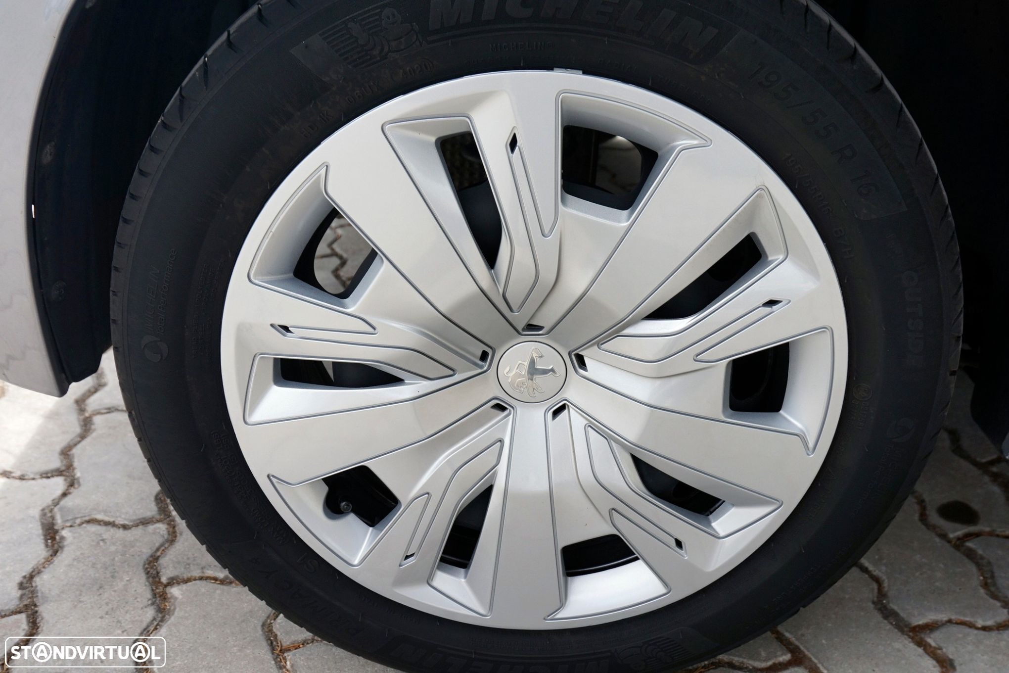 Peugeot 208 1.2 PureTech Active - 21