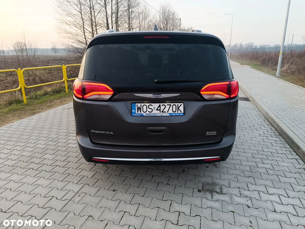 Chrysler Pacifica - 3