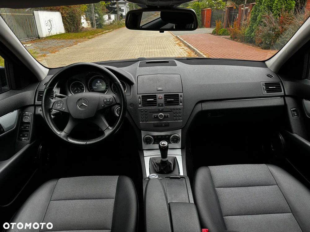 Mercedes-Benz Klasa C 180 Kompressor BlueEFFICIENCY Avantgarde - 23