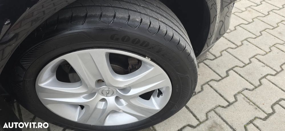 Opel Astra 1.6 Caravan - 22