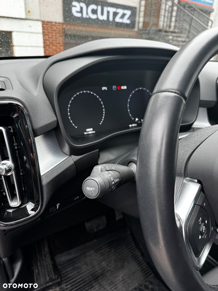 Volvo XC 40 T3 Momentum - 8