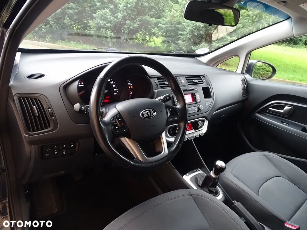 Kia Rio 1.2 Dream Team Edition - 14