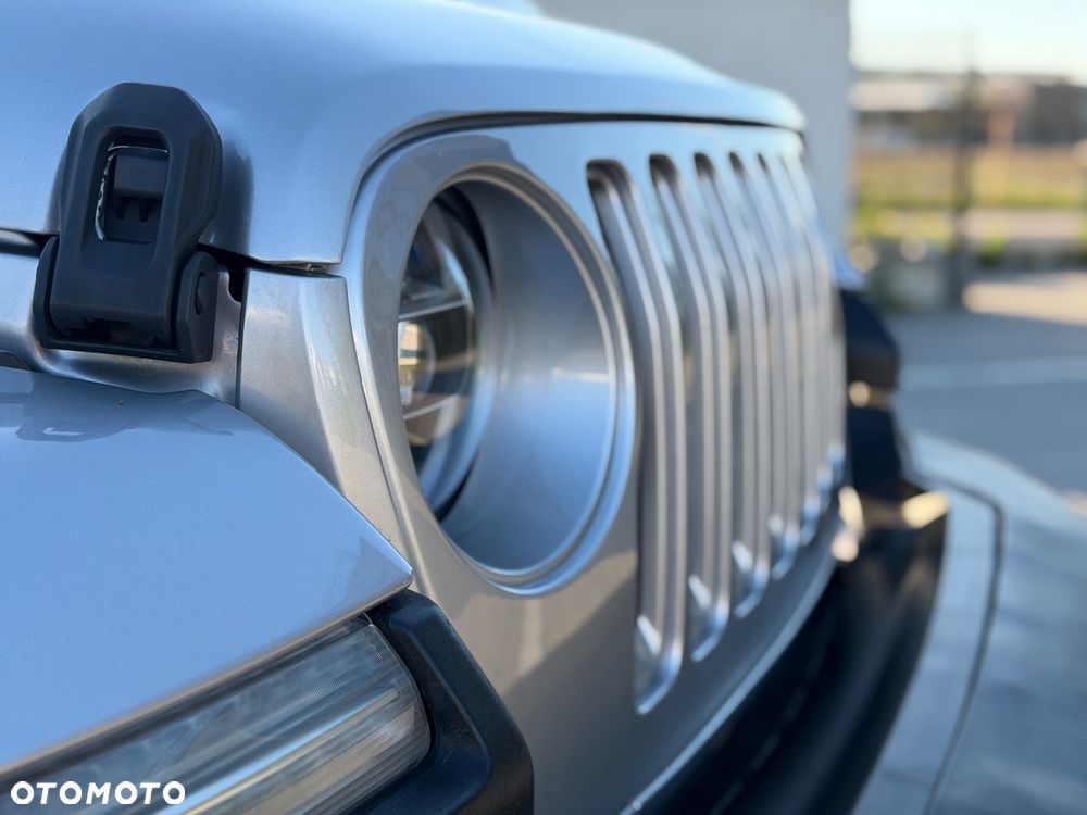 Jeep Wrangler - 11