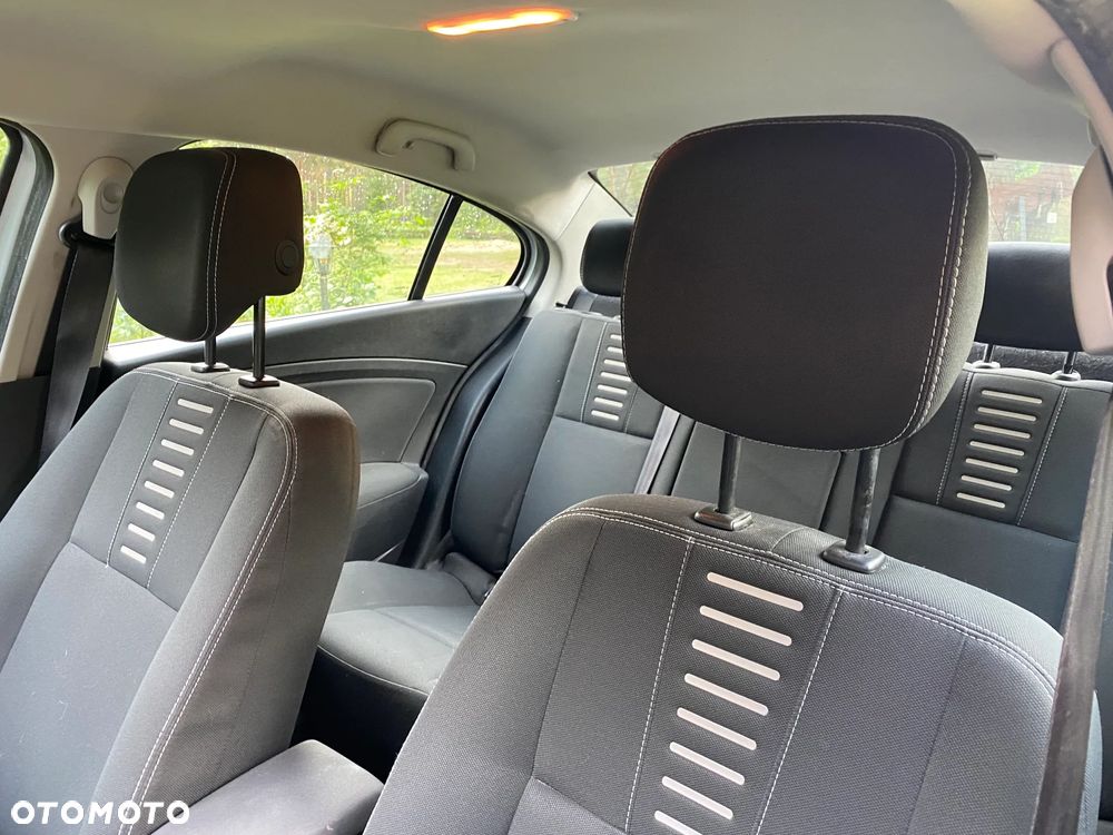Renault Fluence 1.6 16V Color Edition - 29