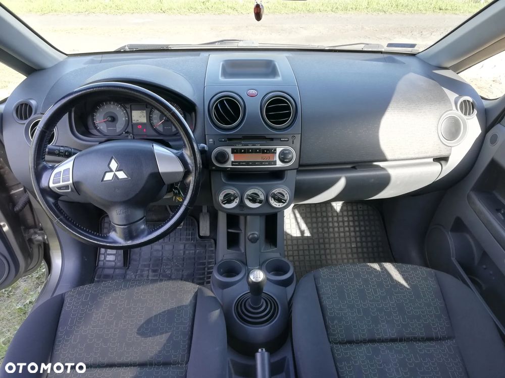 Mitsubishi Colt - 13