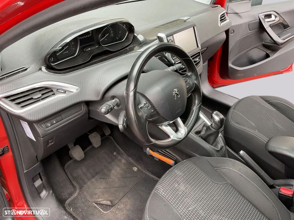 Peugeot 208 - 7