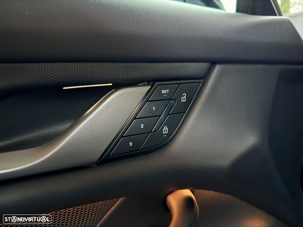 Porsche Taycan Bateria Performance Plus - 16