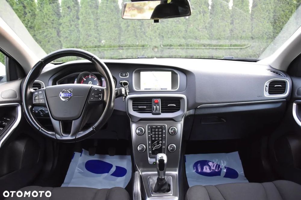 Volvo V40 D4 Drive-E Momentum - 10