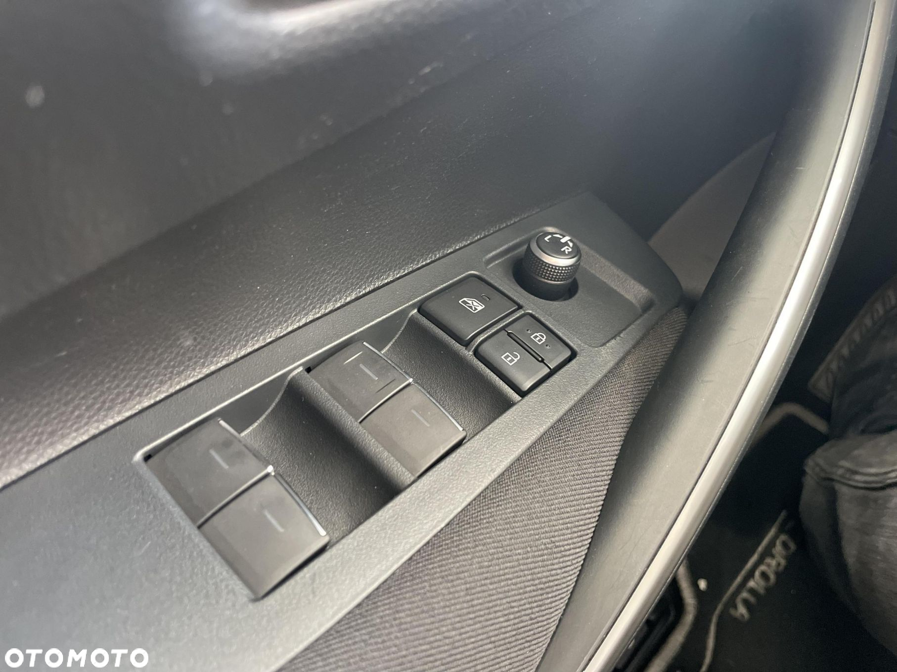 Toyota Corolla - 18