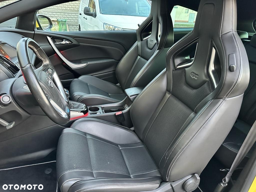 Opel Astra IV GTC OPC - 11