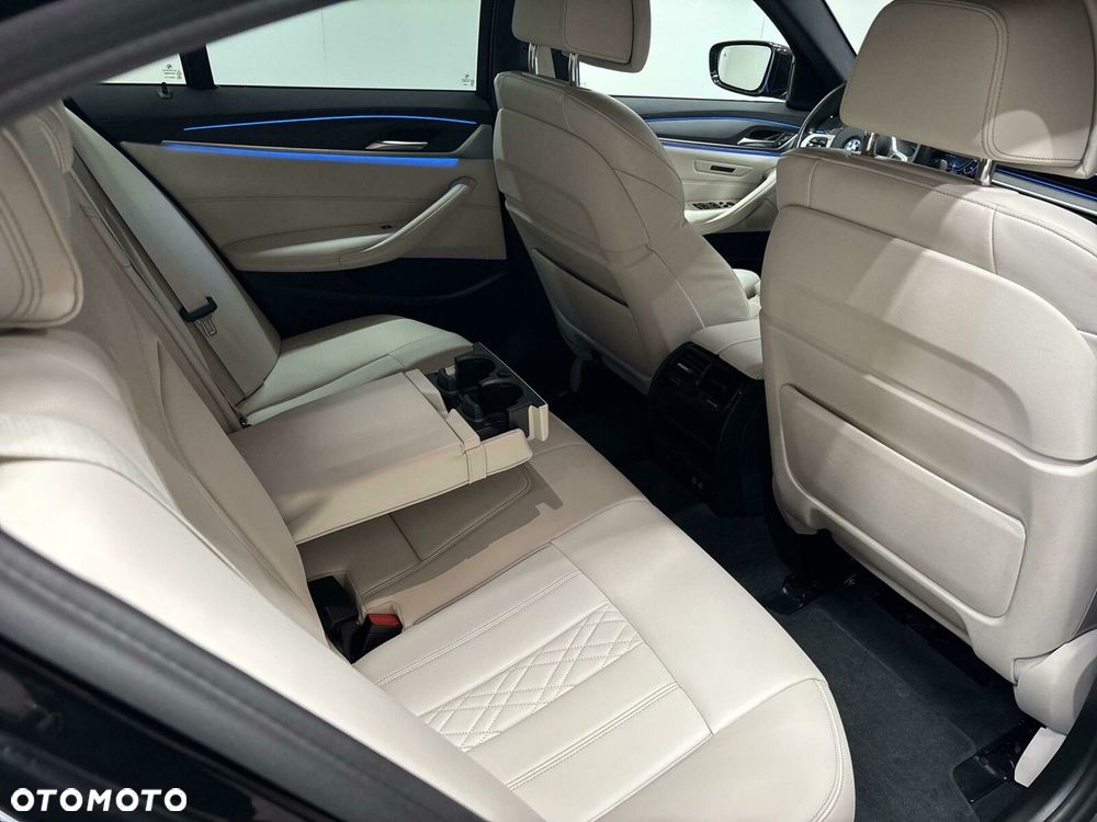 BMW Seria 5 520i mHEV M Sport sport - 14