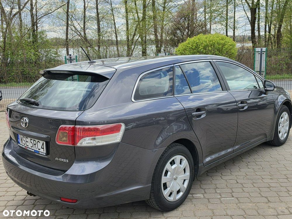 Toyota Avensis - 4