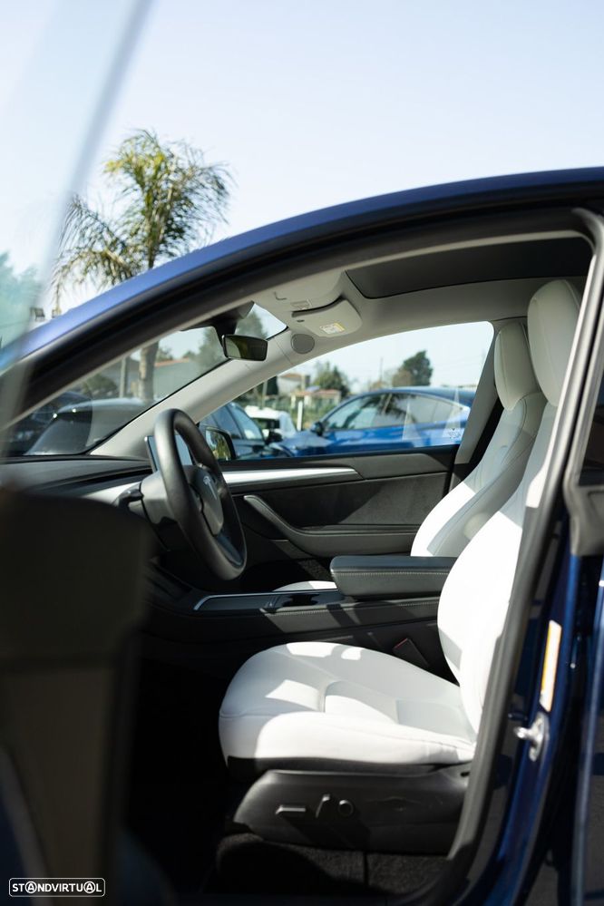 Tesla Model Y Long Range Dual Motor AWD - 15