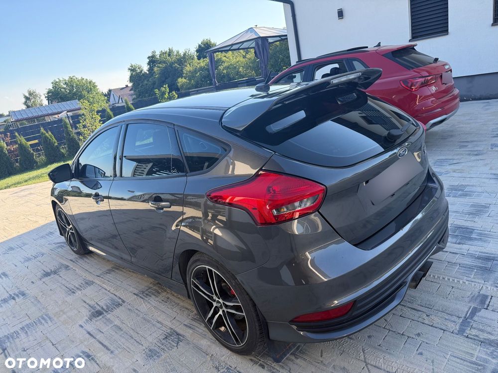 Ford Focus 2.0 EcoBoost ST mit Leder-Sport-Paket - 4
