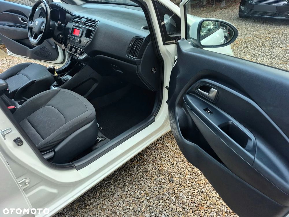 Kia Rio - 17