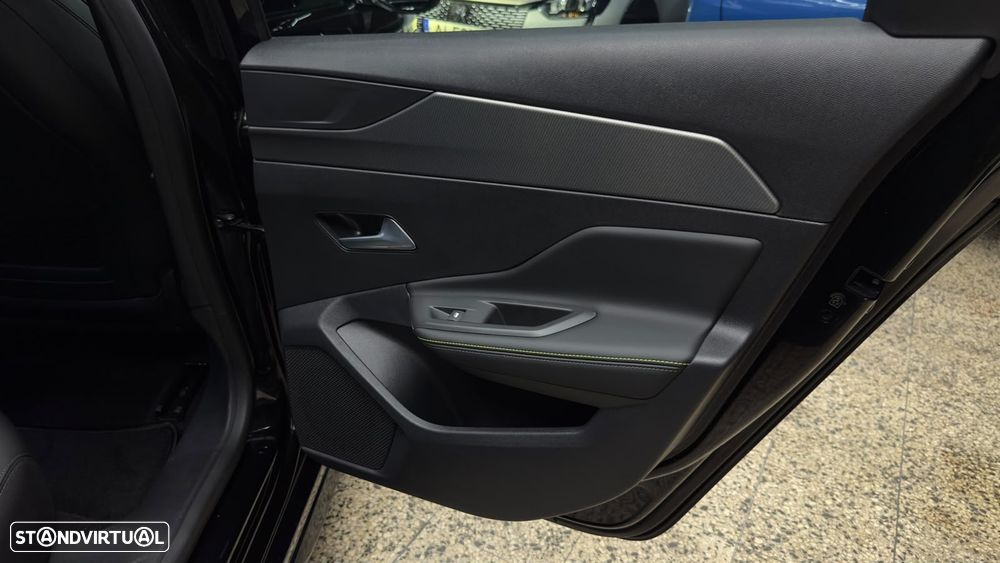Peugeot e-308 SW 54 kWh GT - 32
