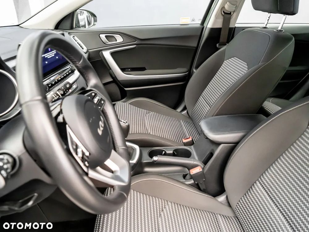 Kia Ceed 1.5 T-GDI M - 22