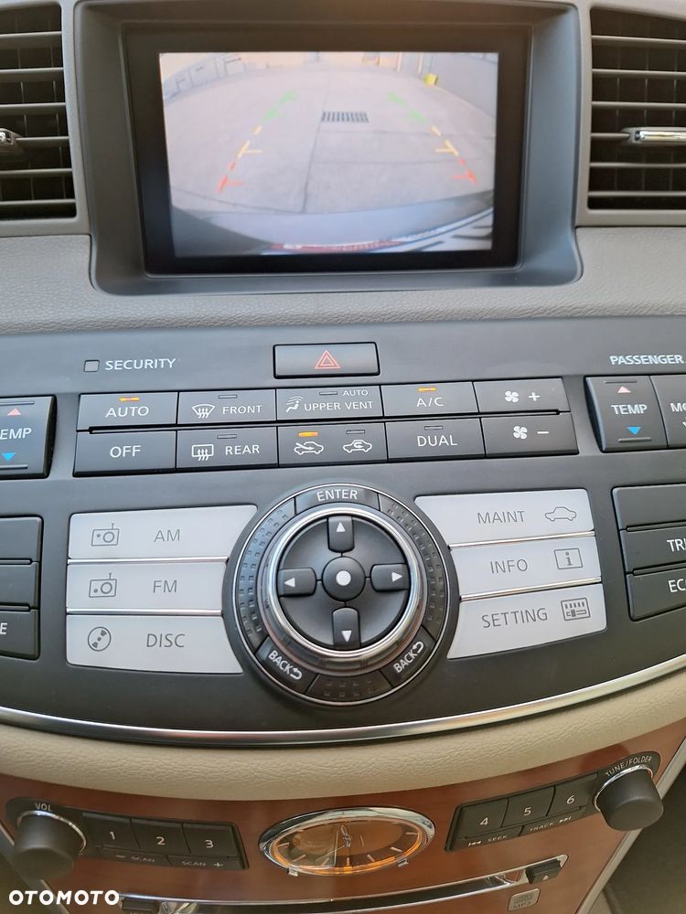 Infiniti M - 28