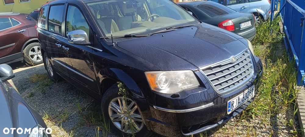 Chrysler Town & Country - 9