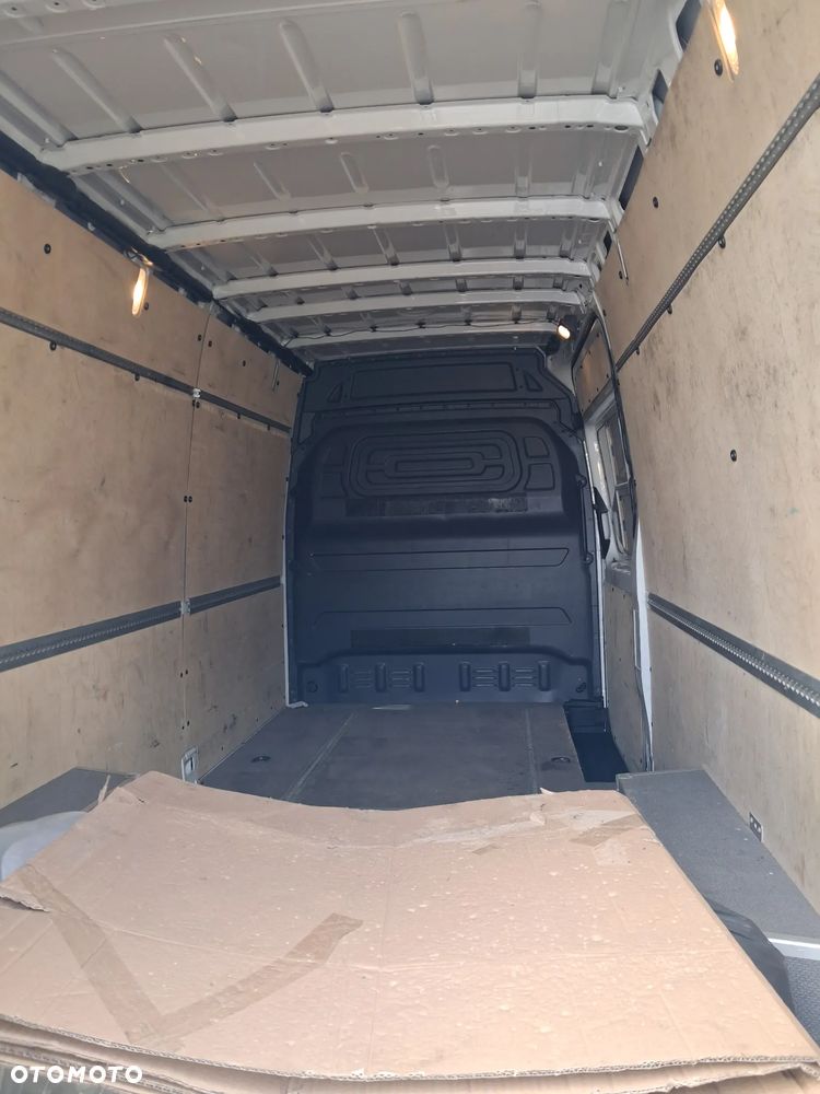 Mercedes-Benz Sprinter - 8