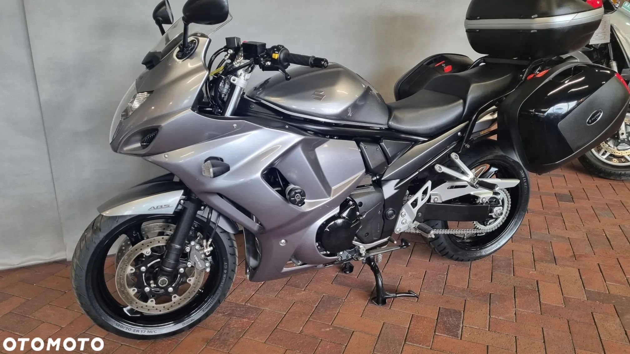 Suzuki GSX - 1