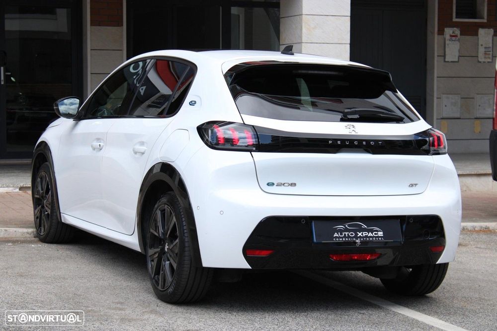 Peugeot e-208 GT+ - 15