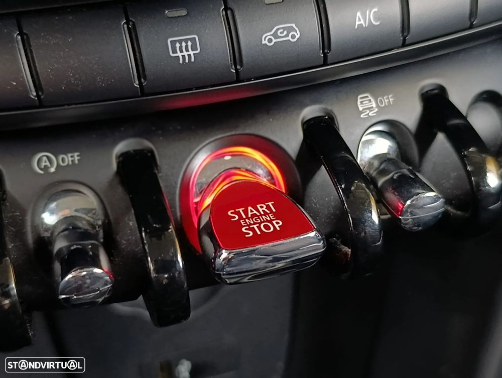 MINI 3 Portas One - 17