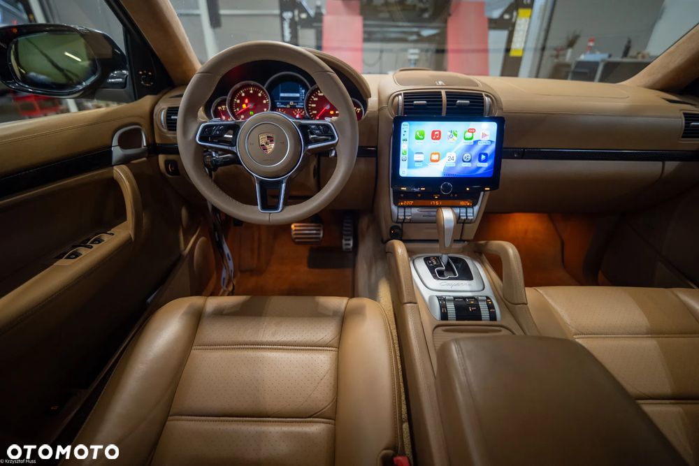 Porsche Cayenne - 12