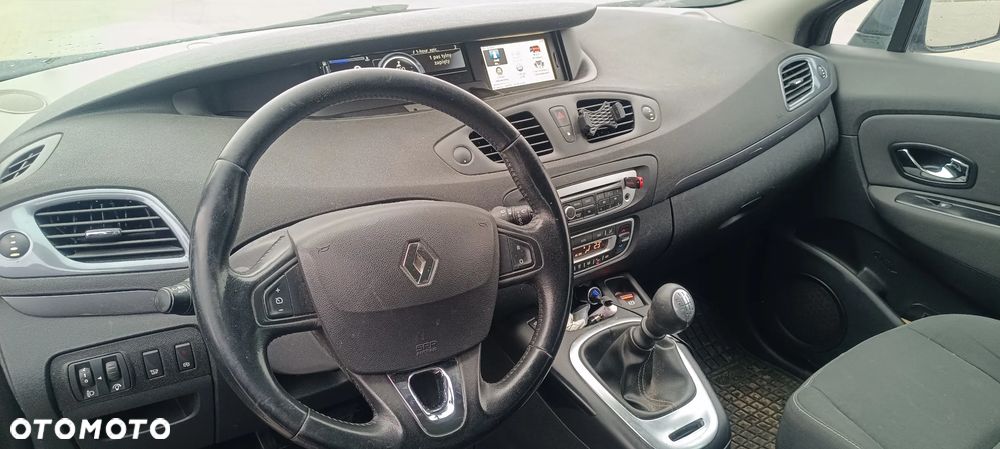 Renault Grand Scenic - 12