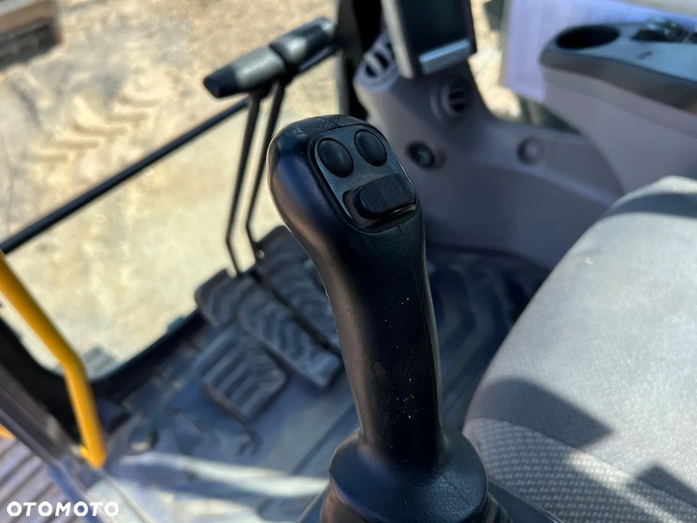 Volvo EC300DL - 19
