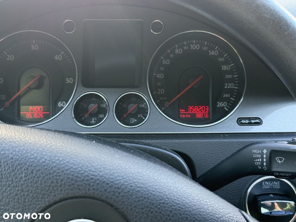 Volkswagen Passat - 11
