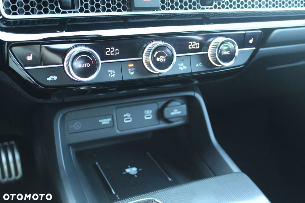 Honda Civic 2.0 i-MMD Sport CVT - 27