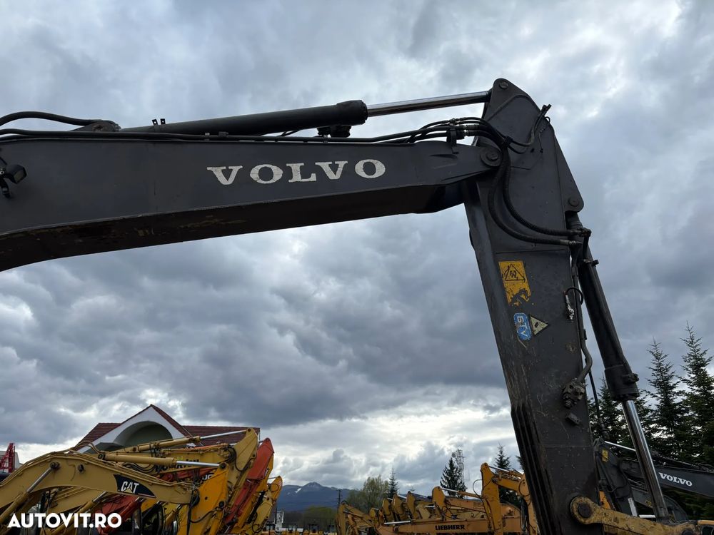 Volvo EC220DL - 10